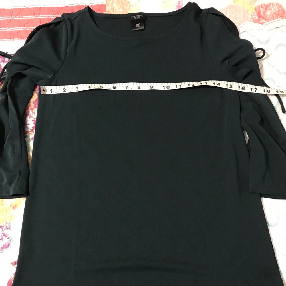 4/$12 or 3/$9 Ann Taylor Top